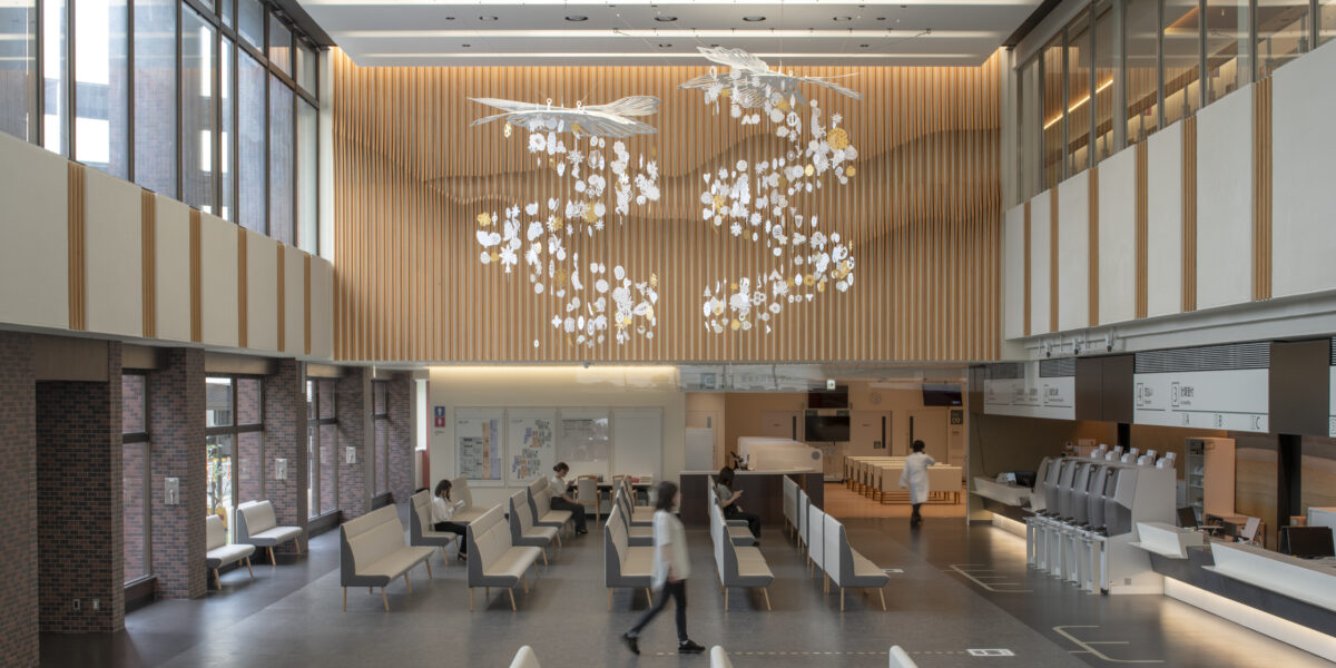 インタビュー | ーアートがつなぐ医療と心ー   山口大学医学部附属病院 病院長 松永和人様