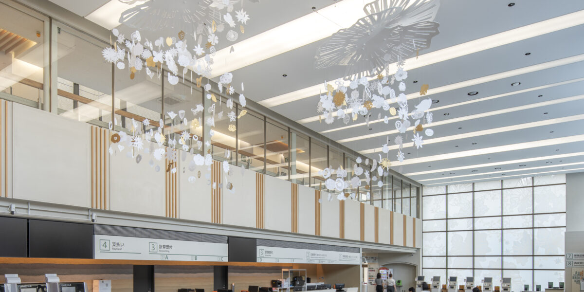 山口大学医学部附属病院のC棟に「再生」をテーマにしたアートが新たなエネルギーをもたらします。